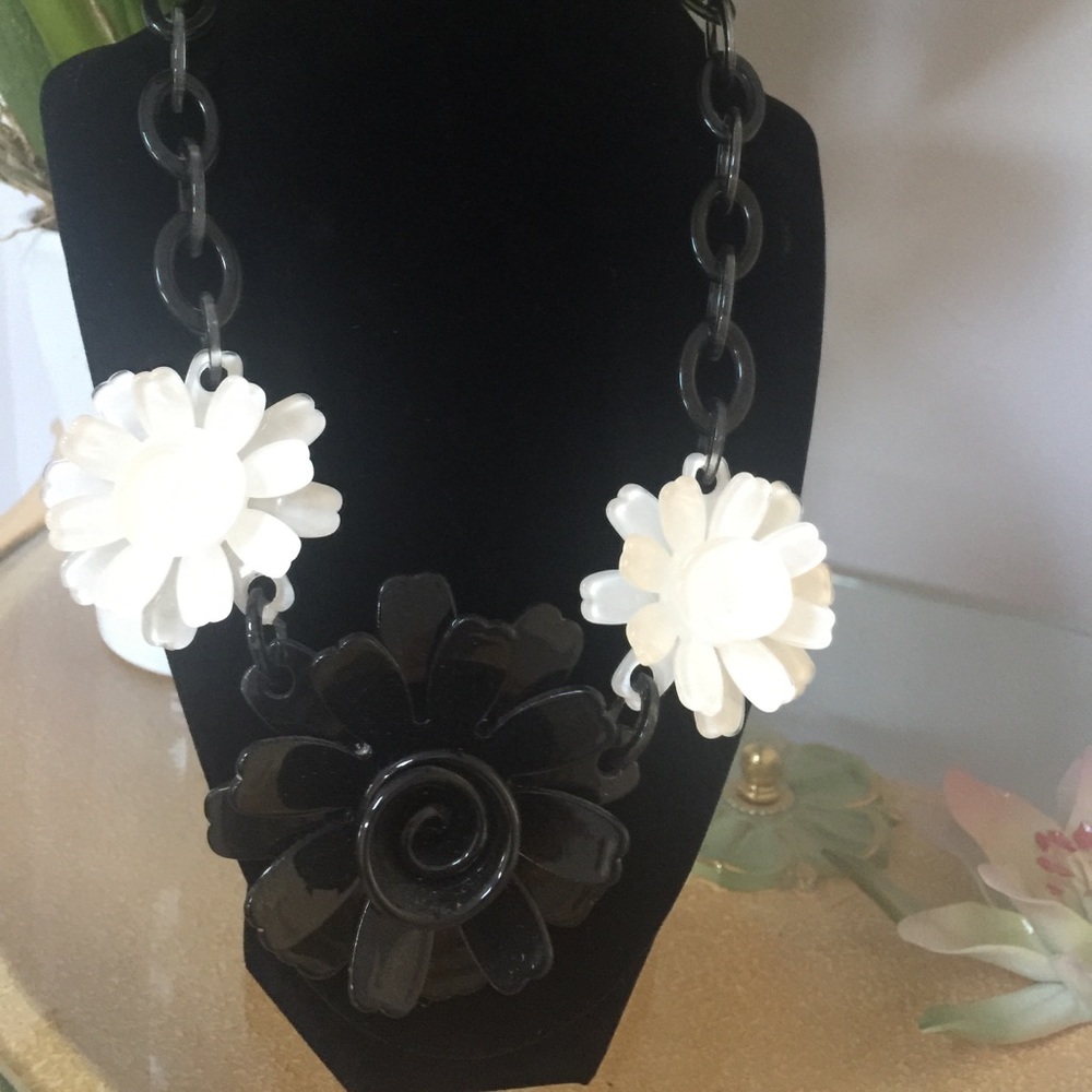 Flower statement necklace